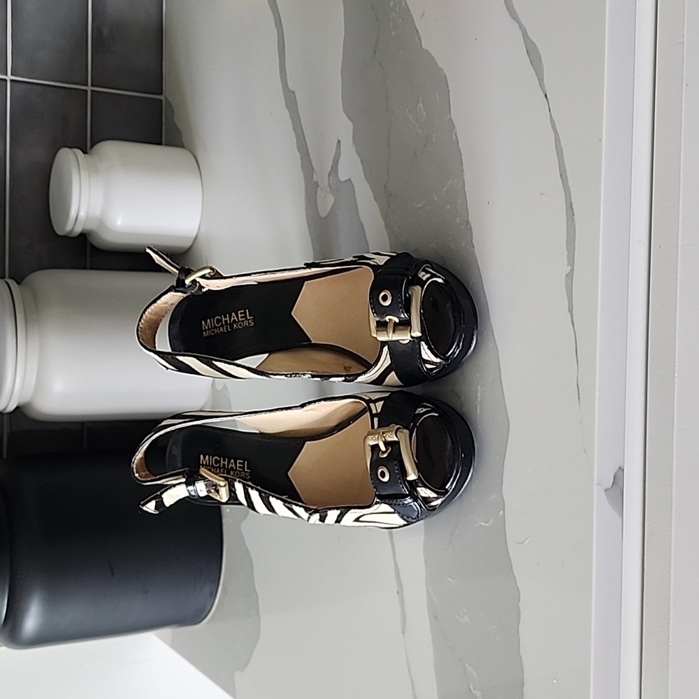 Michael kors shoes size 8